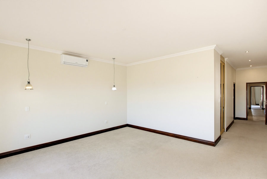4 Bedroom Property for Sale in Croydon Vineyard Estate Western Cape